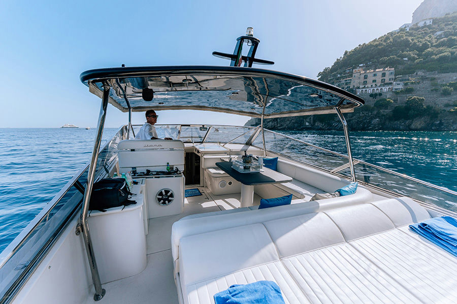 FANILÙ, 15 m Itama 50 charter yacht
