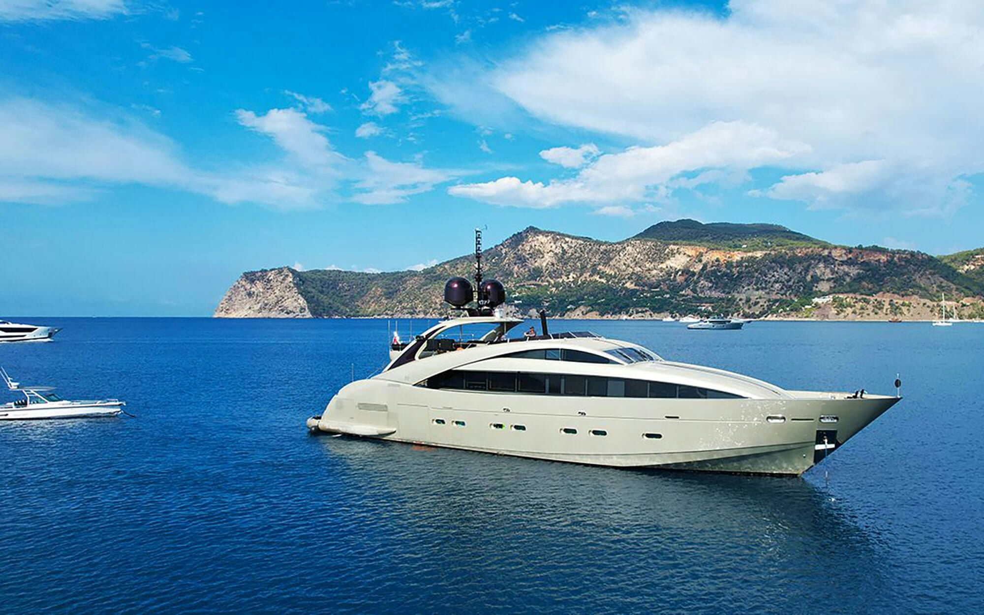 YCM 120, 36.5 m charter yacht