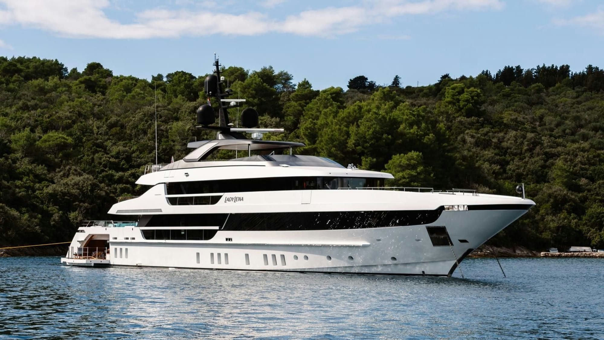 Lady Lena, 52 m Sanlorenzo charter yacht