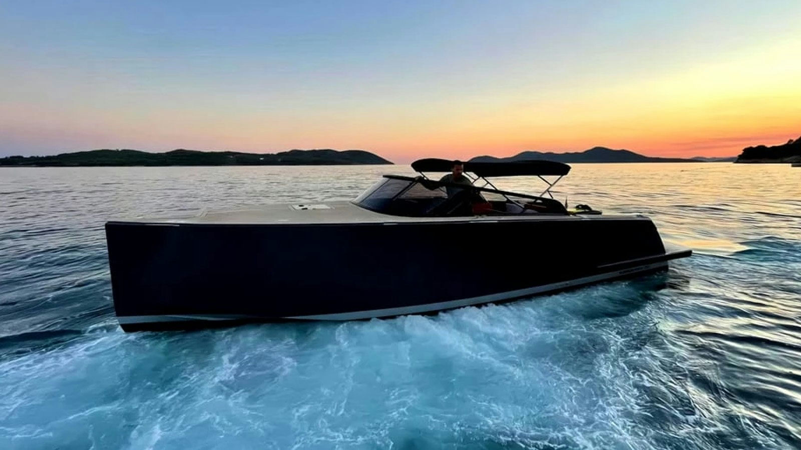 VanDutch 32, 10 m VanDutch 32 charter yacht
