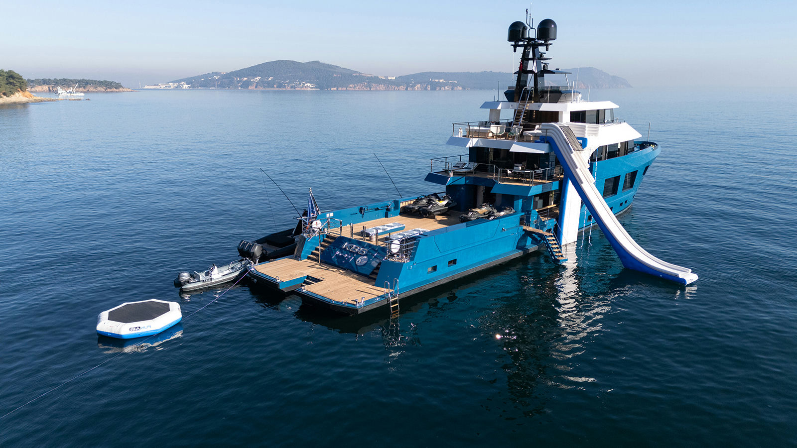 King Benji, 47 m Dunya Yachts charter yacht