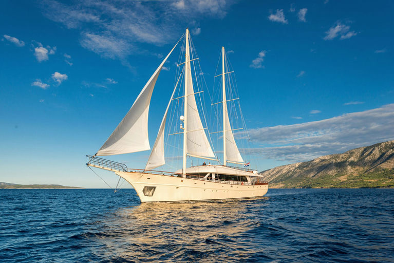 Son De Mar, 45 m Odisej D.O.O. charter yacht