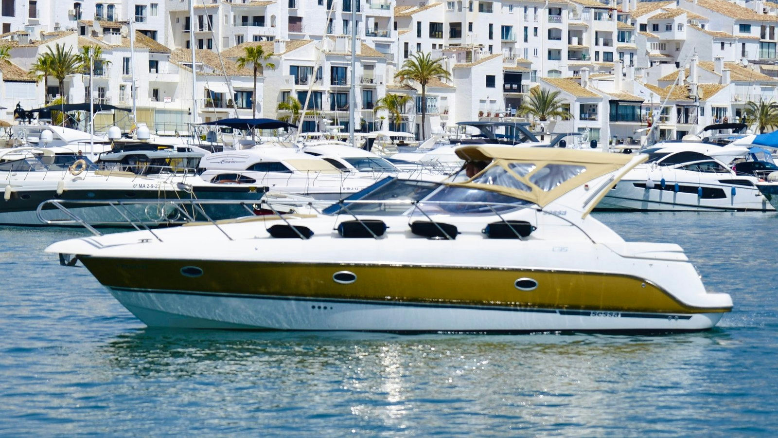 Dama Maria, 11 m Sessa Marine C35 charter yacht