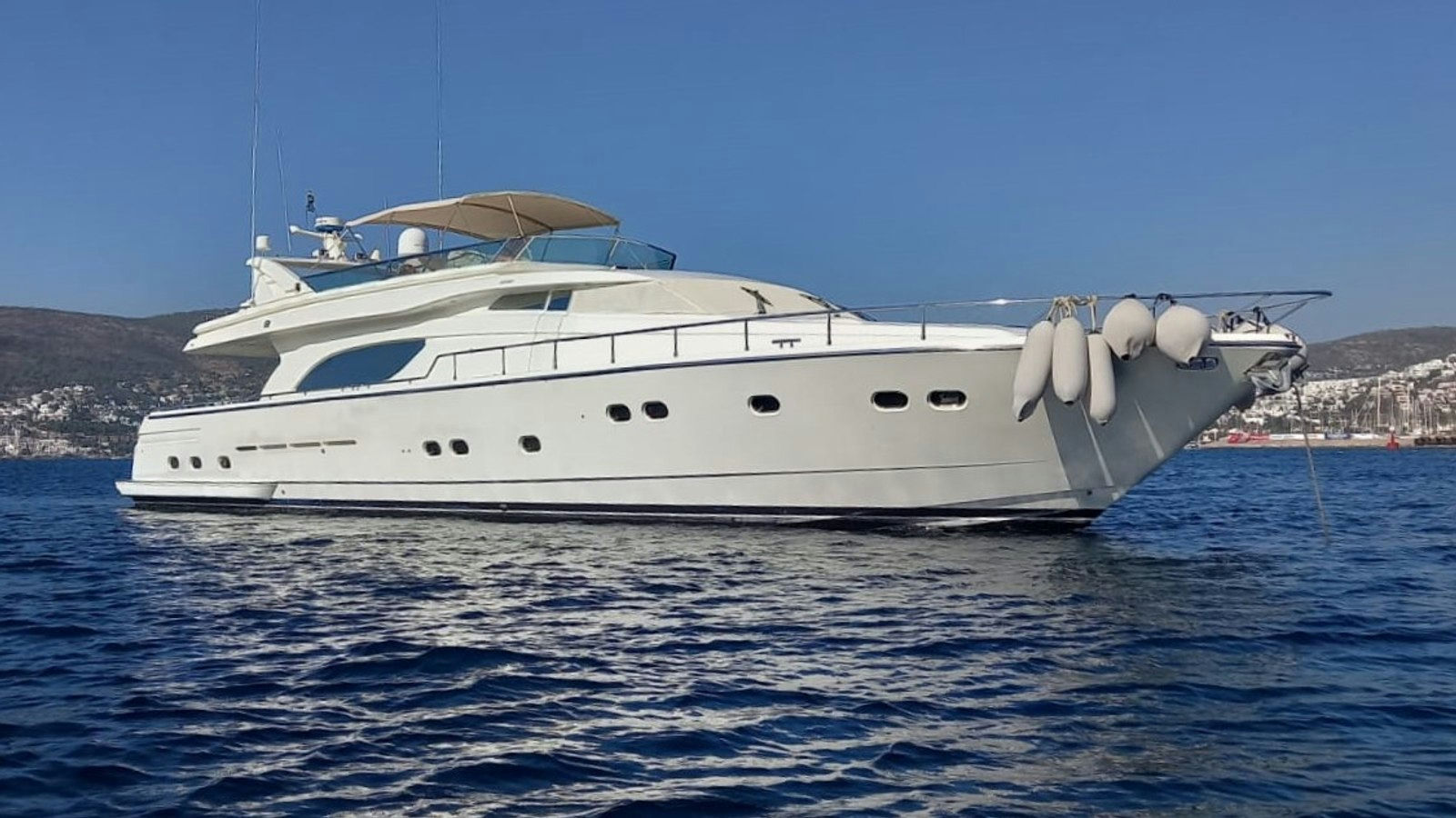 M/Y Hanan, 24 m Ferretti 80 charter yacht