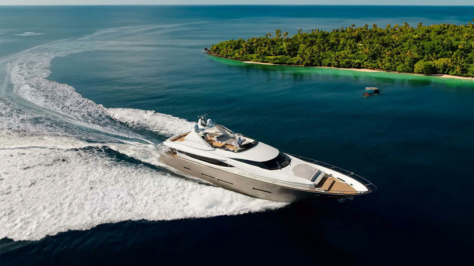 Quasar, 28.6 m charter yacht