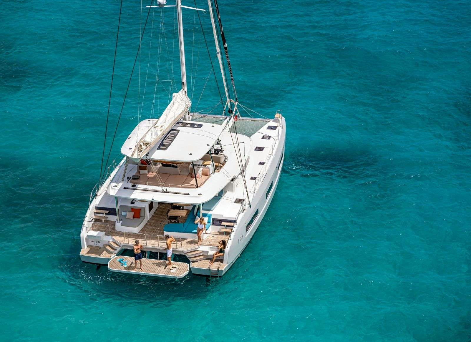Lulu, 16 m Lagoon charter yacht