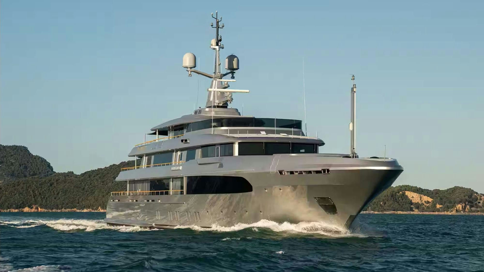 Regina D'Italia, 65 m Codecasa charter yacht