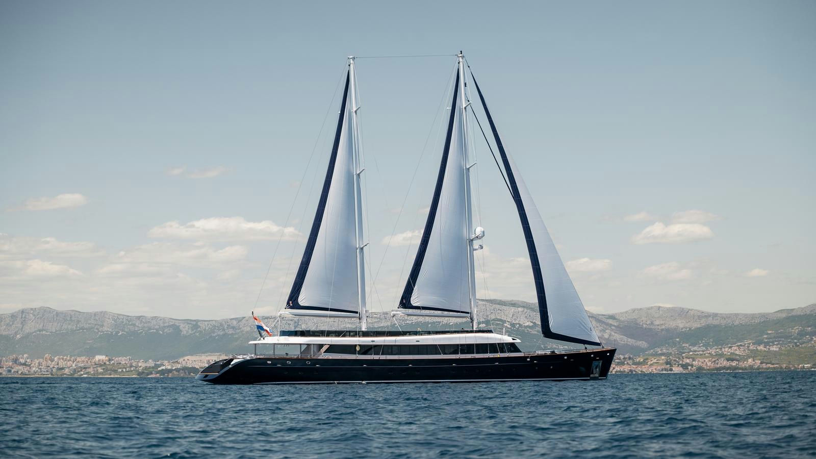 Clase Azul, 48.2 m Tramontana Yachts charter yacht
