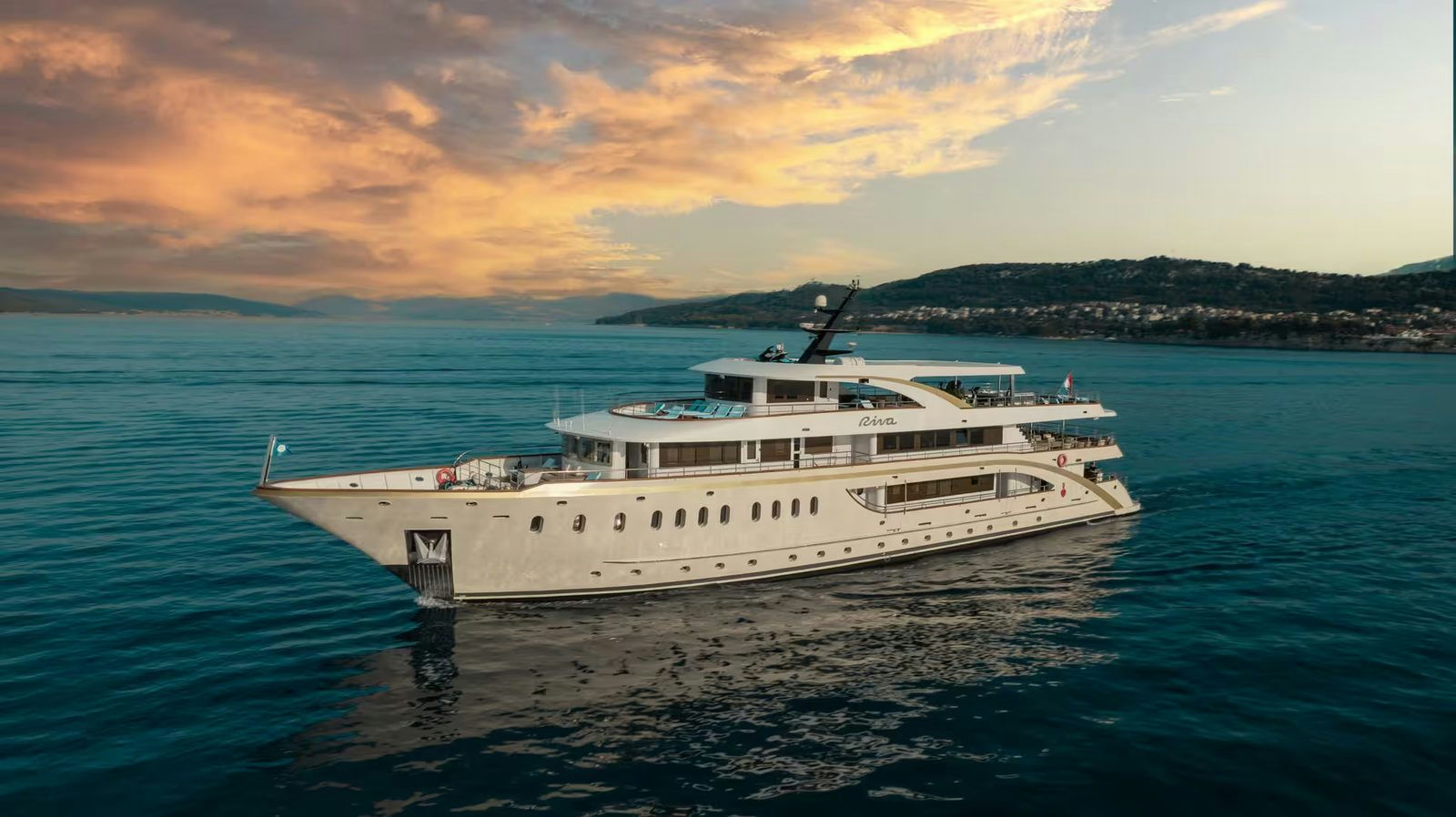 Riva, 48 m charter yacht