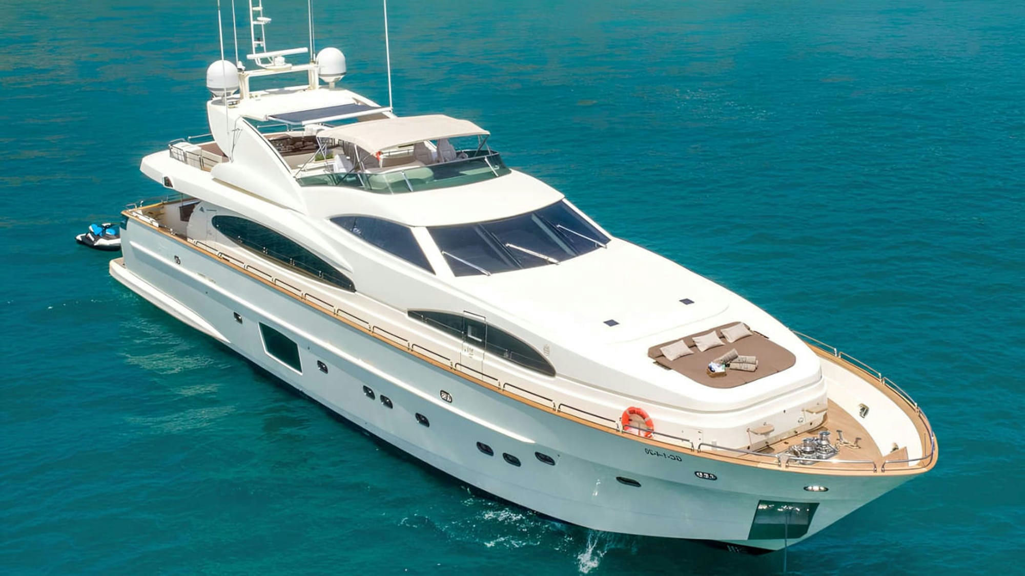 Dolce Vita IV, 31.5 m Astondoa charter yacht