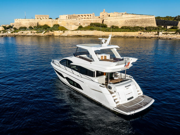 Aquanaut, 20.8 m Sunseeker Manhattan 66 charter yacht