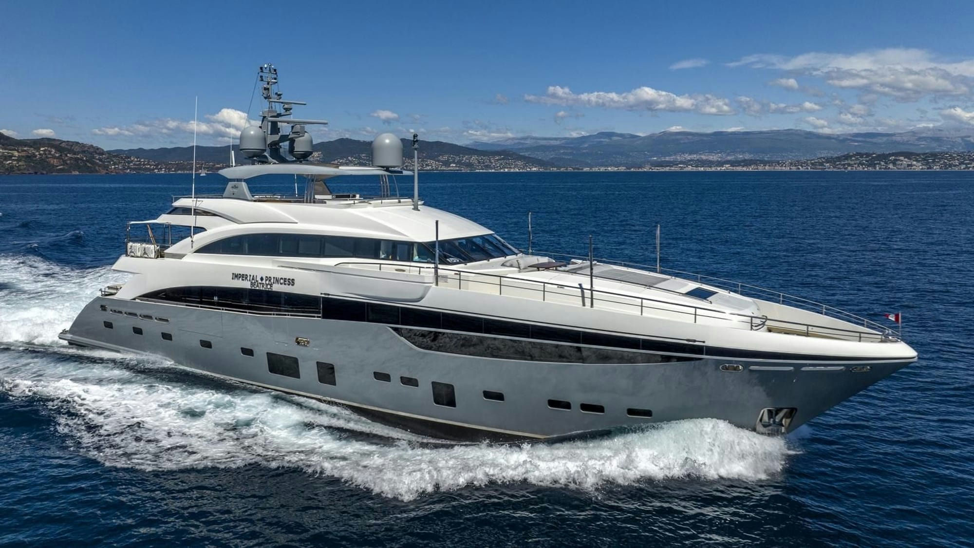 Imperial Princess Beatrice, 40.2 m Princess charter yacht