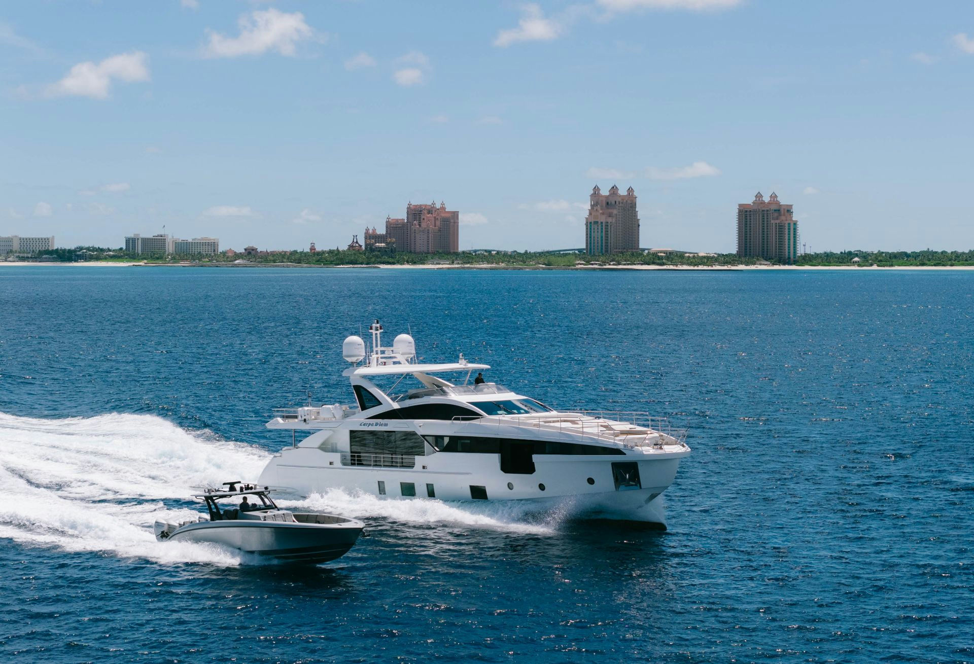 CarpeDiem, 32 m Azimut 105 charter yacht