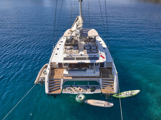 Serenissima, 20 m Fountaine Pajot charter yacht