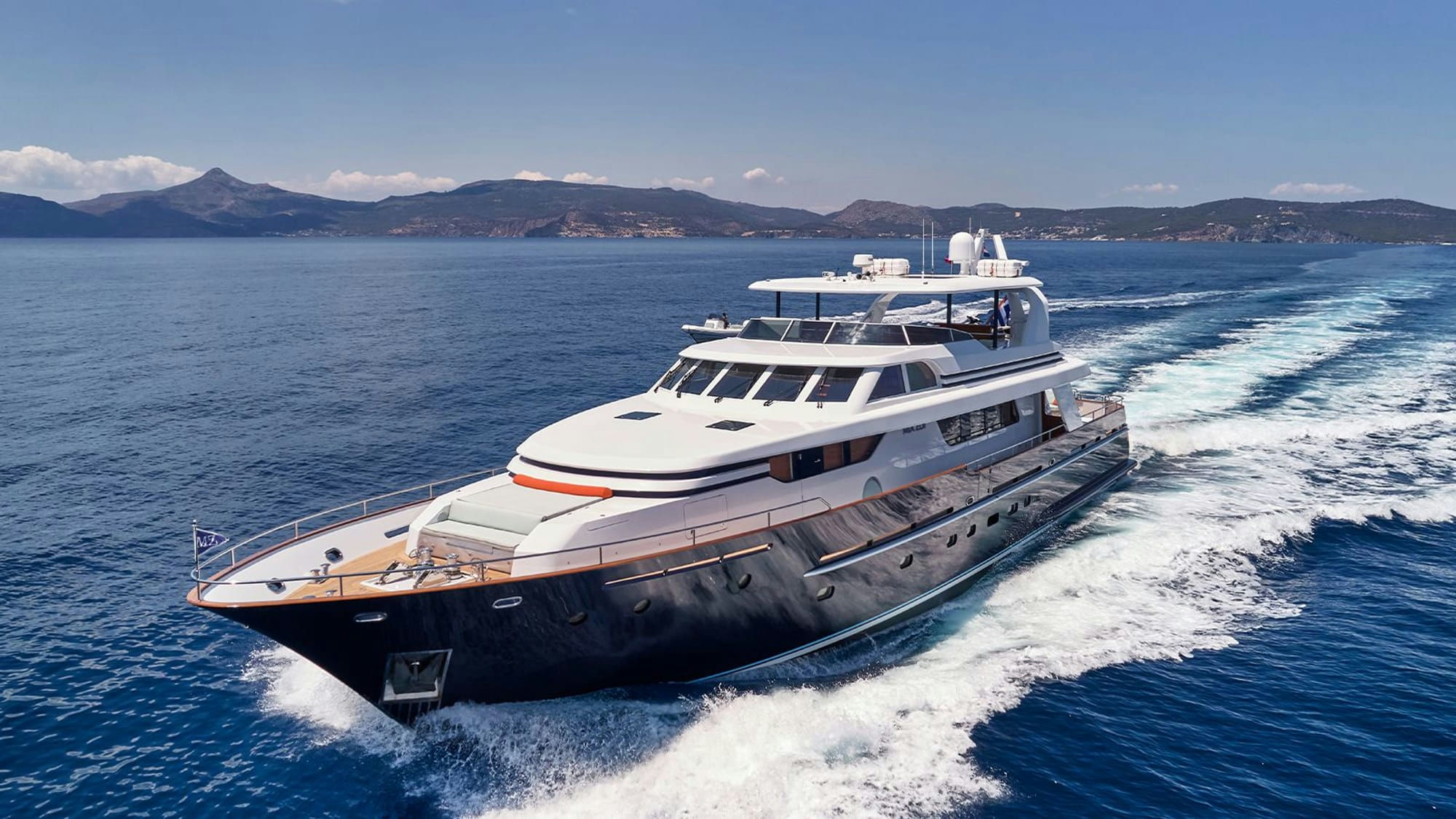 Mia Zoi, 31 m Vitters charter yacht
