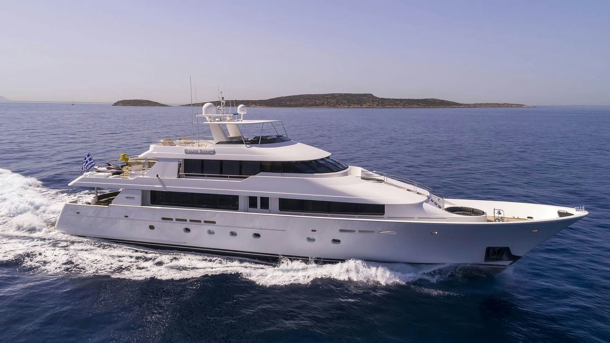 Endless Summer, 30.2 m Benetti charter yacht