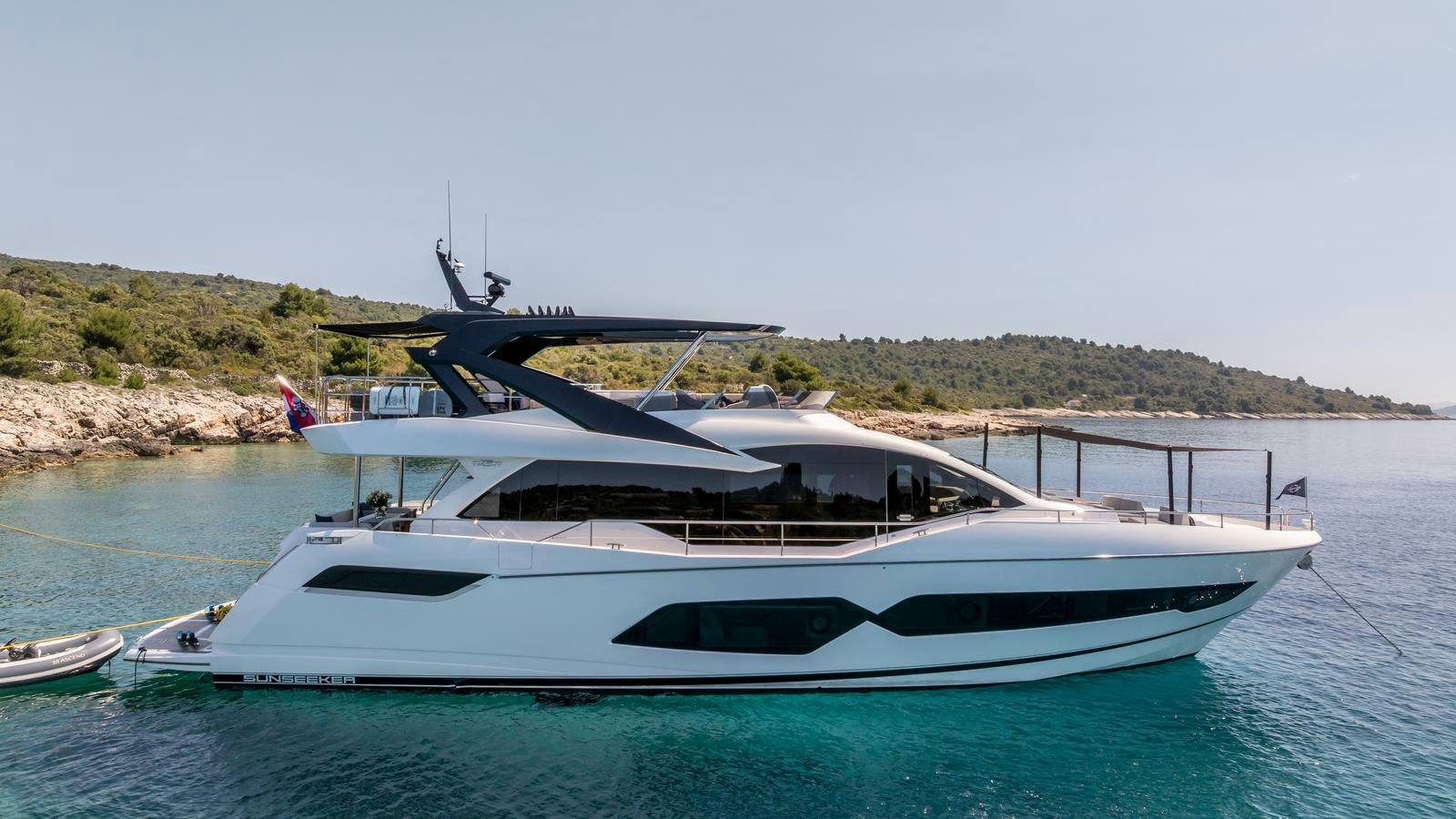 Ascend, 23.6 m Sunseeker charter yacht