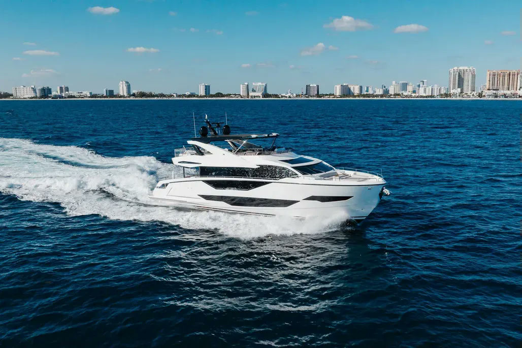 White Star, 27.4 m Sunseeker 90 Ocean charter yacht