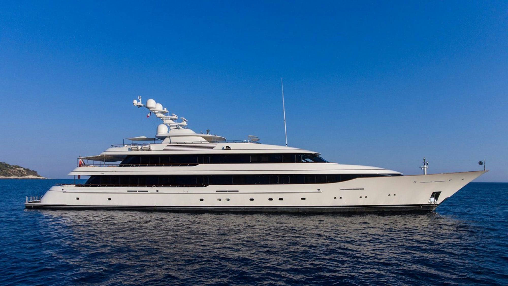 Vassa, 68.8 m Feadship charter yacht