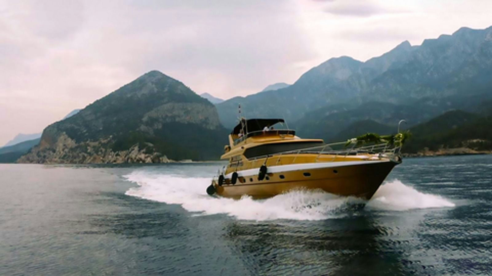 Princess 66 II, 24 m Princess 66 charter yacht