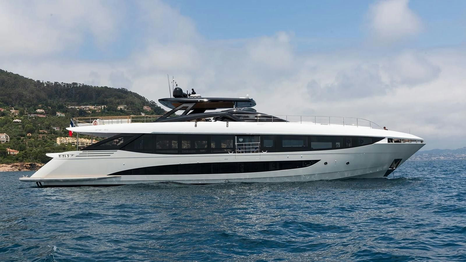 Lafayette, 35.5 m charter yacht