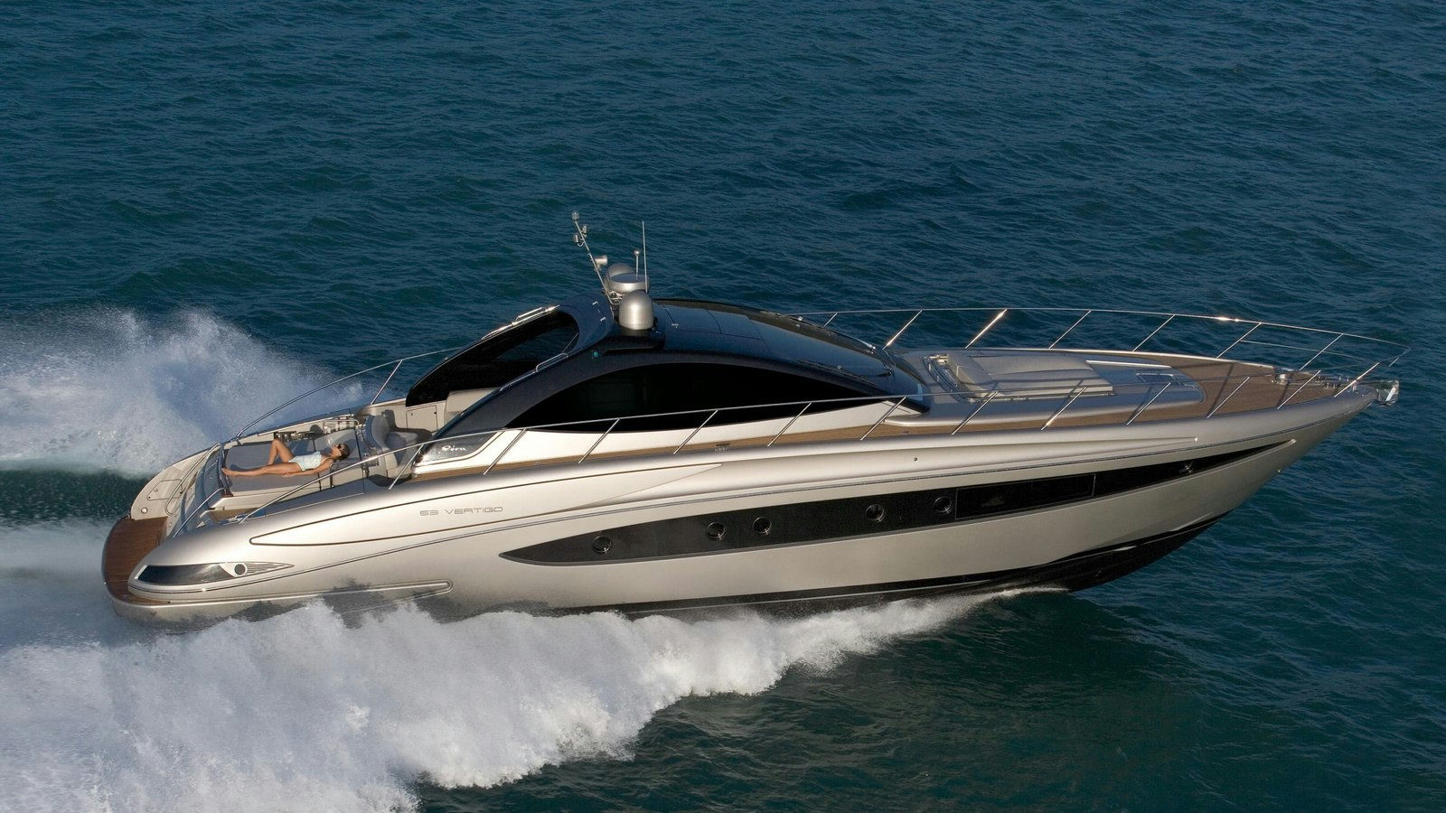 Jack III, 19.8 m Riva 63 Vertigo charter yacht