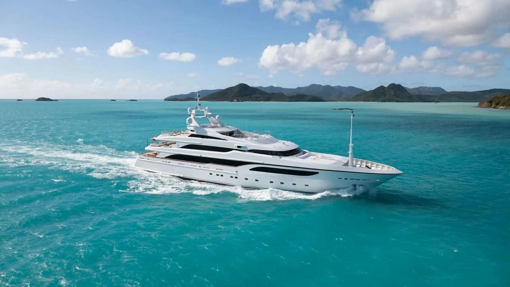 Seanna, 65 m Benetti charter yacht