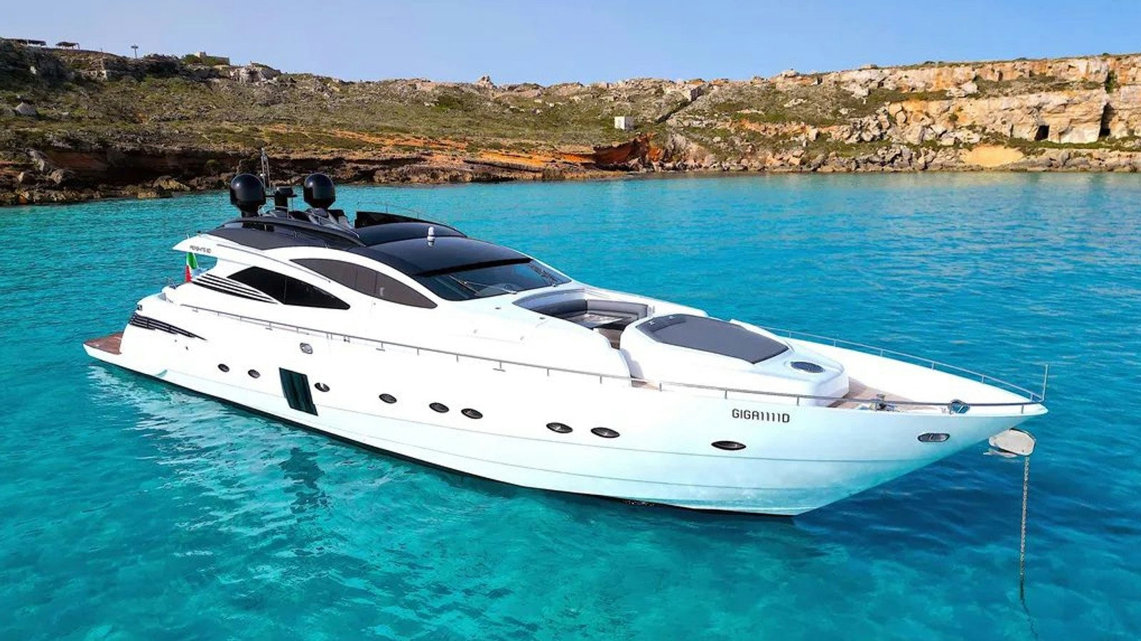 Pershing 90, 27.4 m Pershing 90 charter yacht