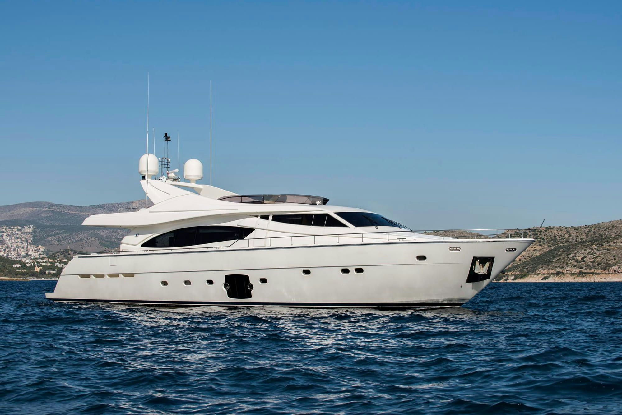 Day Off, 27 m Ferretti charter yacht