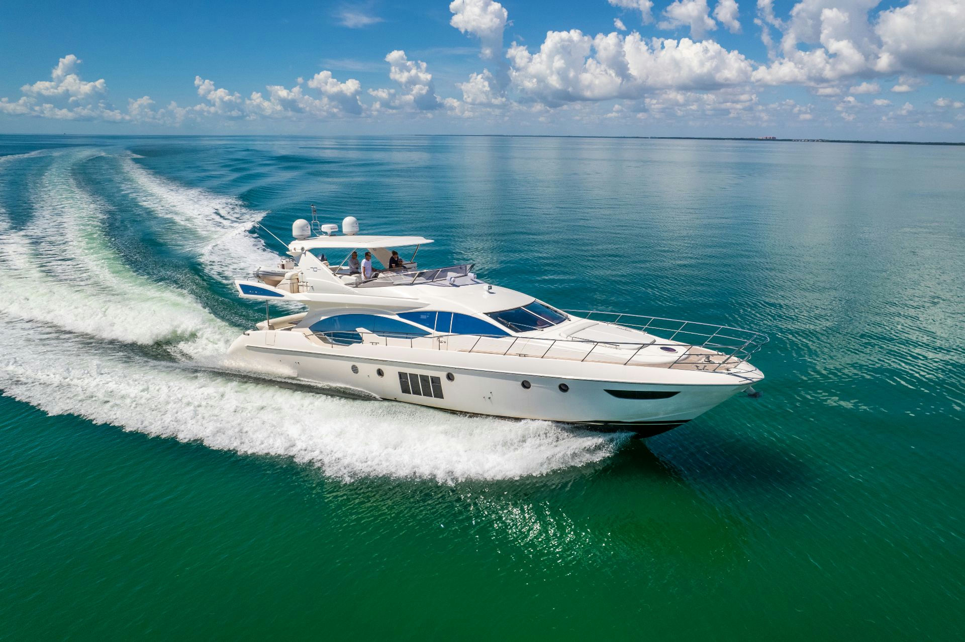 Drakkar, 21.3 m Azimut 70 charter yacht