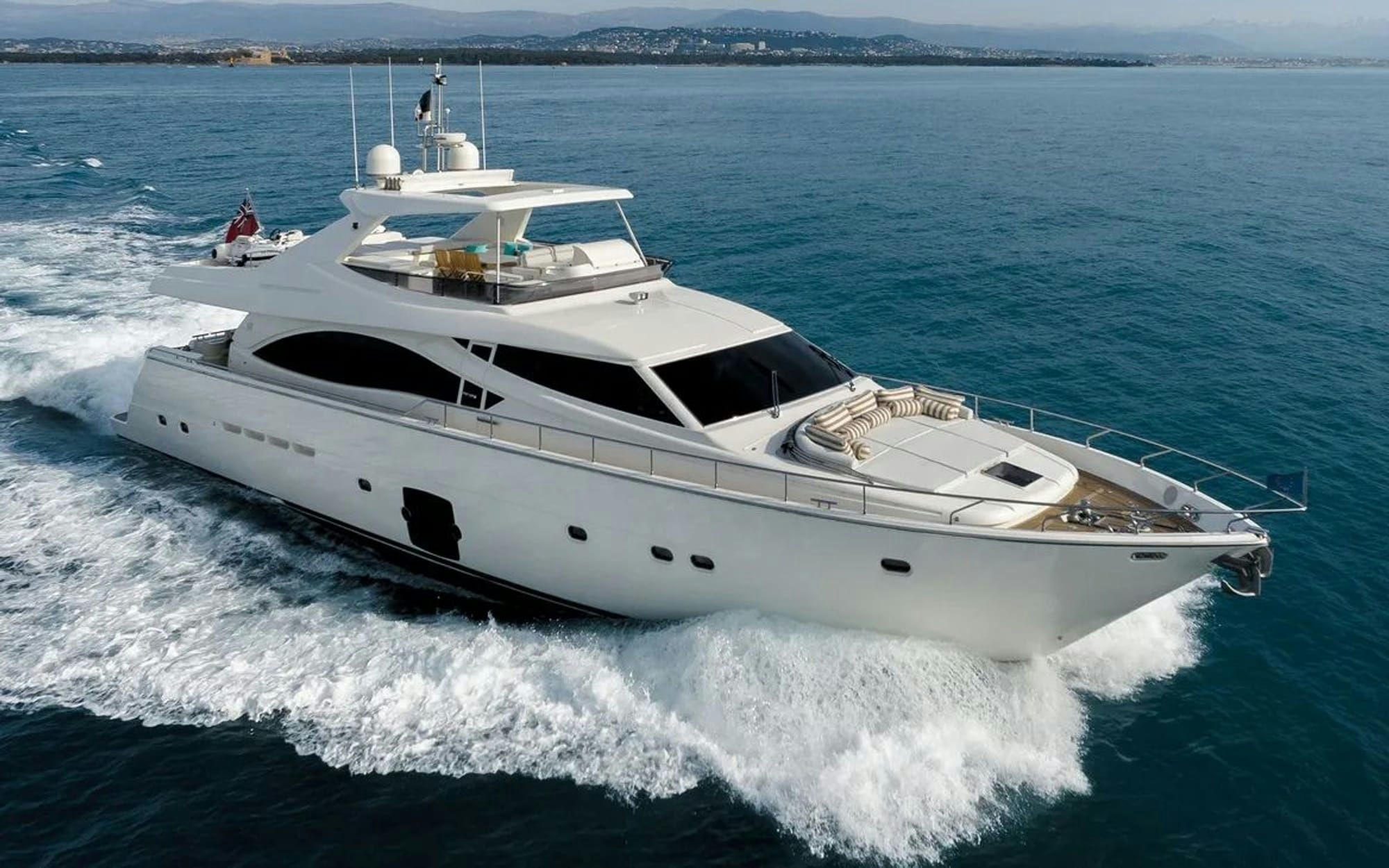 Onyx, 25.5 m Ferretti charter yacht