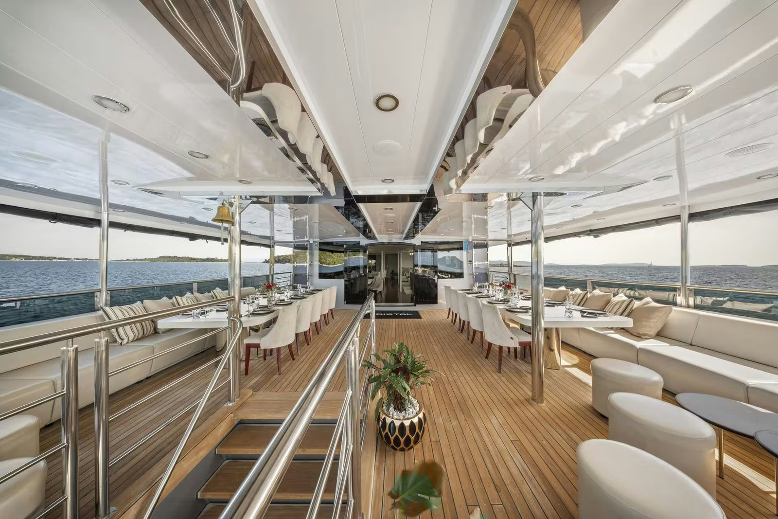 Cristal, 48.9 m Custom charter yacht