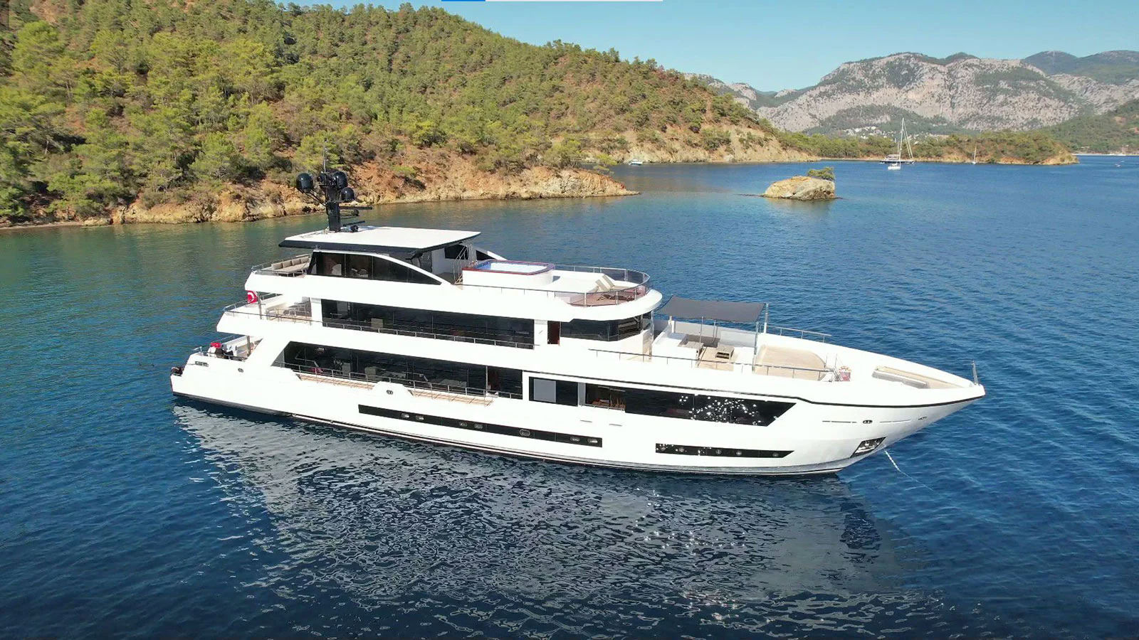 Ocean Breeze, 46 m charter yacht