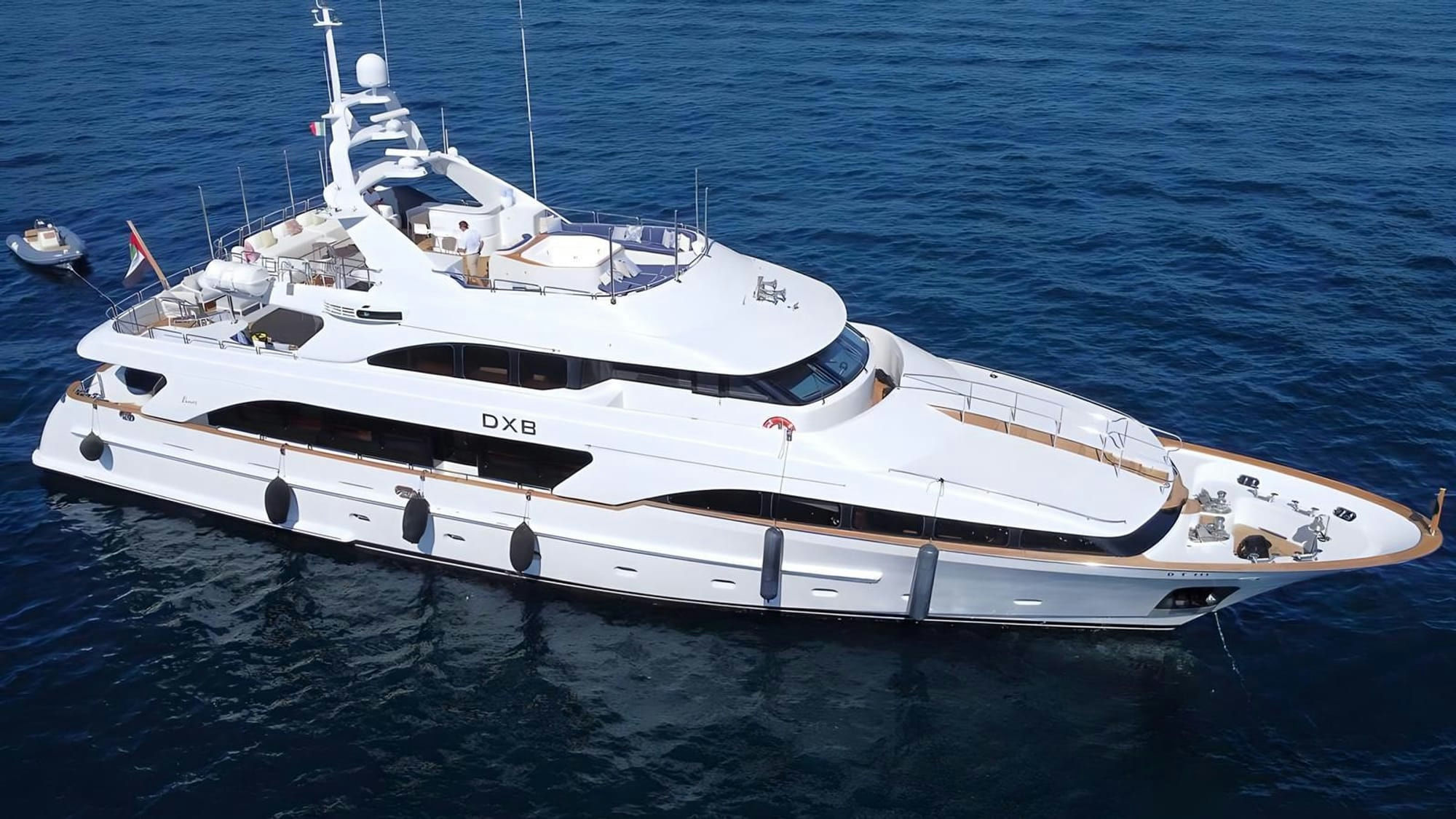 Dxb, 35 m Benetti charter yacht