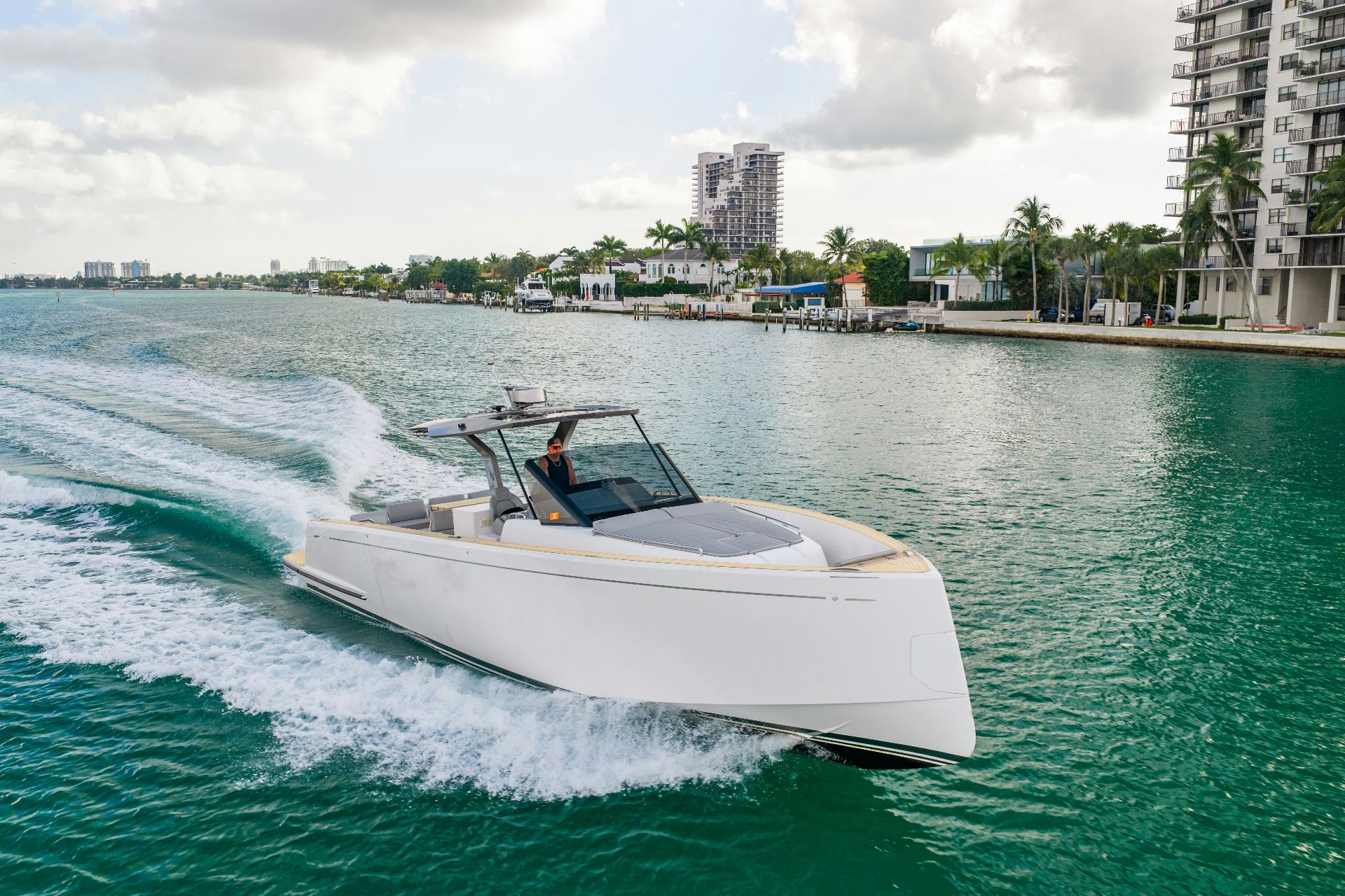 43 Pardo, 13.1 m Pardo 43 charter yacht