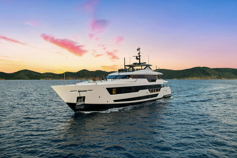 CANOE CANOE, 42.7 m charter yacht
