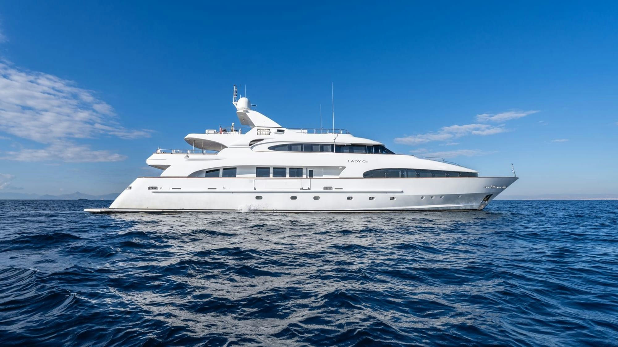 Lady G II, 44.5 m Mondomarine charter yacht