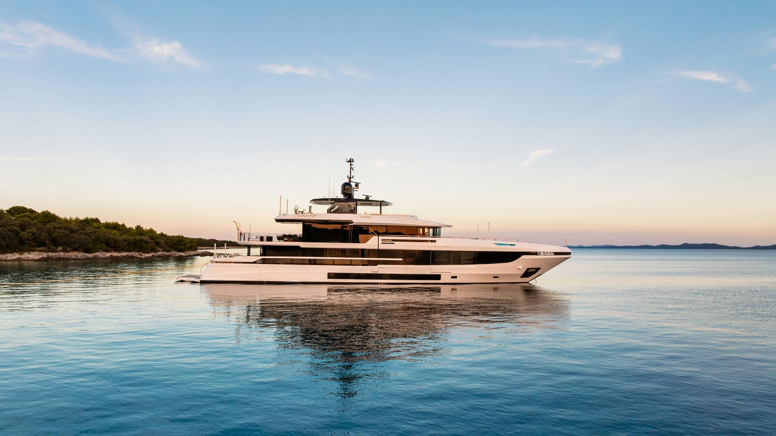 Eva4Eva, 44.5 m Mangusta (Overmarine) charter yacht