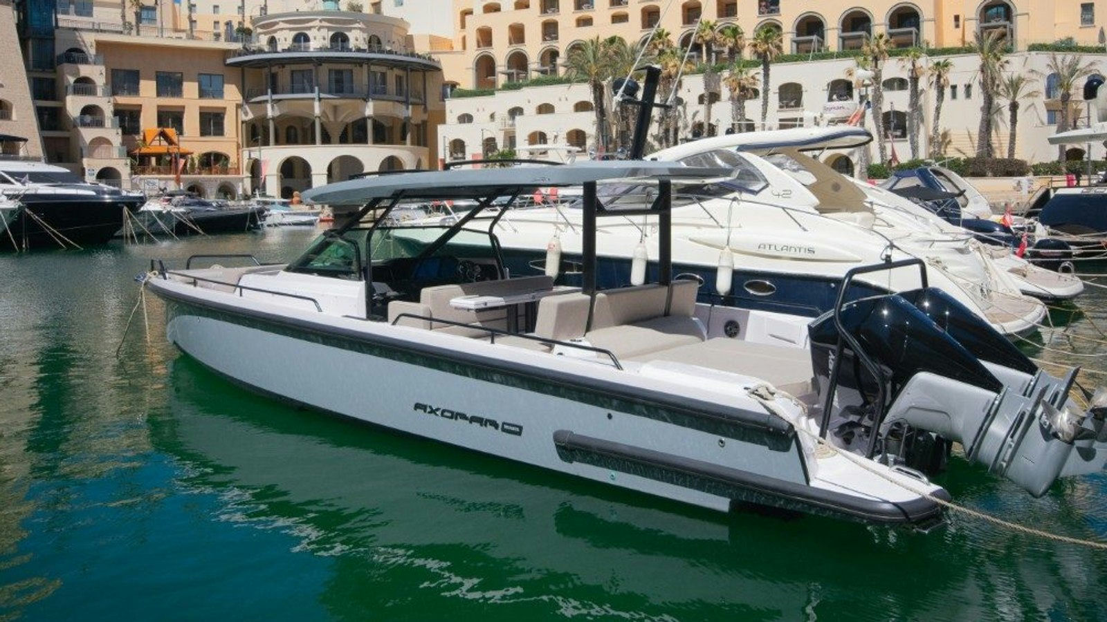 OHSOS, 11.5 m Axopar 37 Sun-Top charter yacht