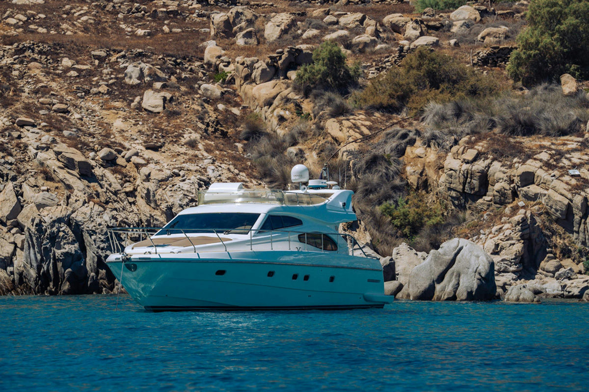 FERRETTI 480 MYKONOS, 14.8 m Ferretti 480 charter yacht
