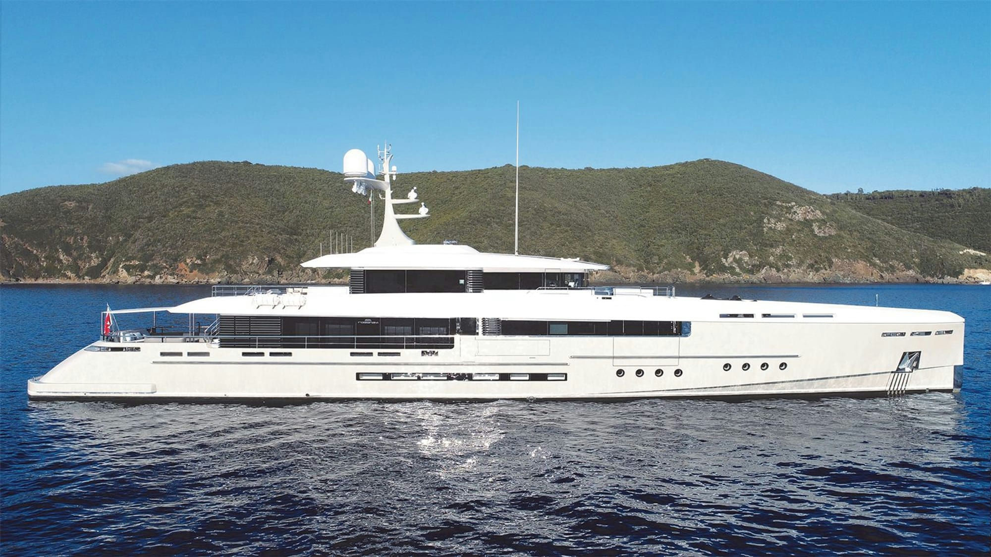 Endeavour II, 49.9 m Rossinavi charter yacht