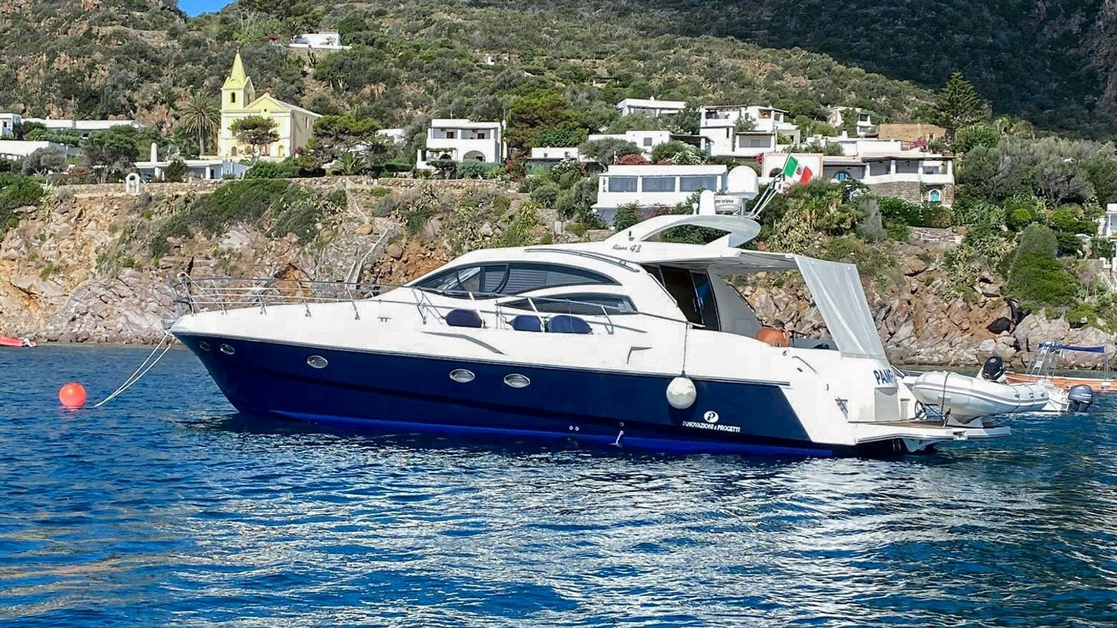 Alena 48, 14.7 m Alena 48 Hardtop charter yacht