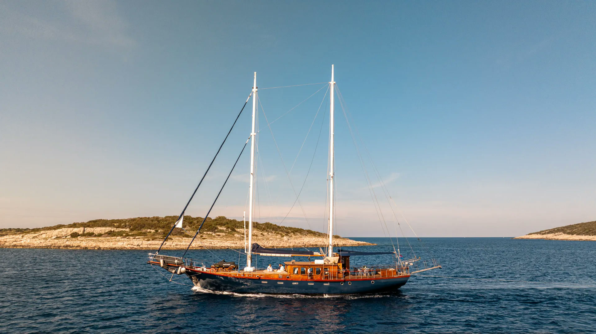 Smart Spirit, 29 m charter yacht