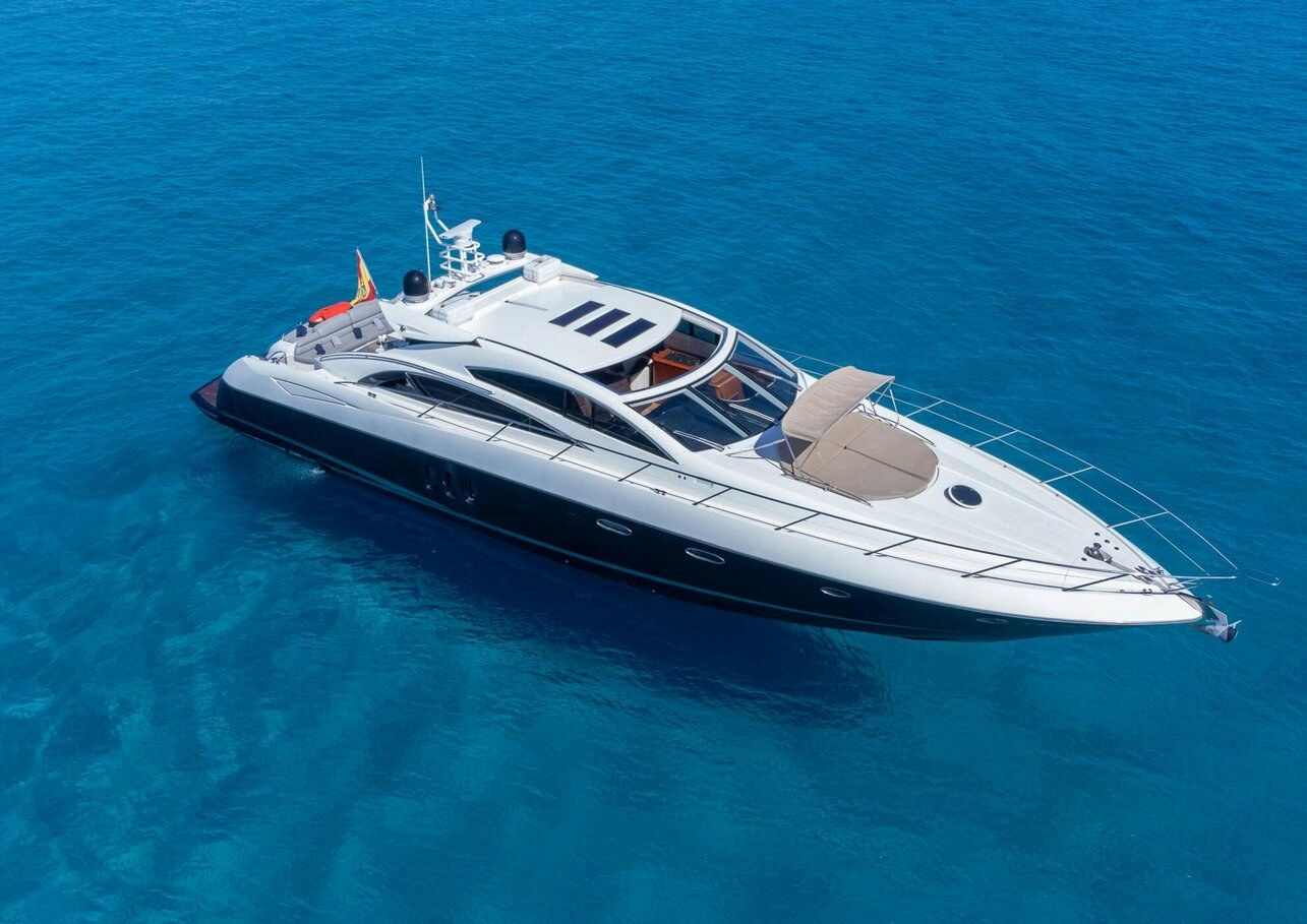 EL BOSS, 23.5 m Sunseeker Predator 72 charter yacht