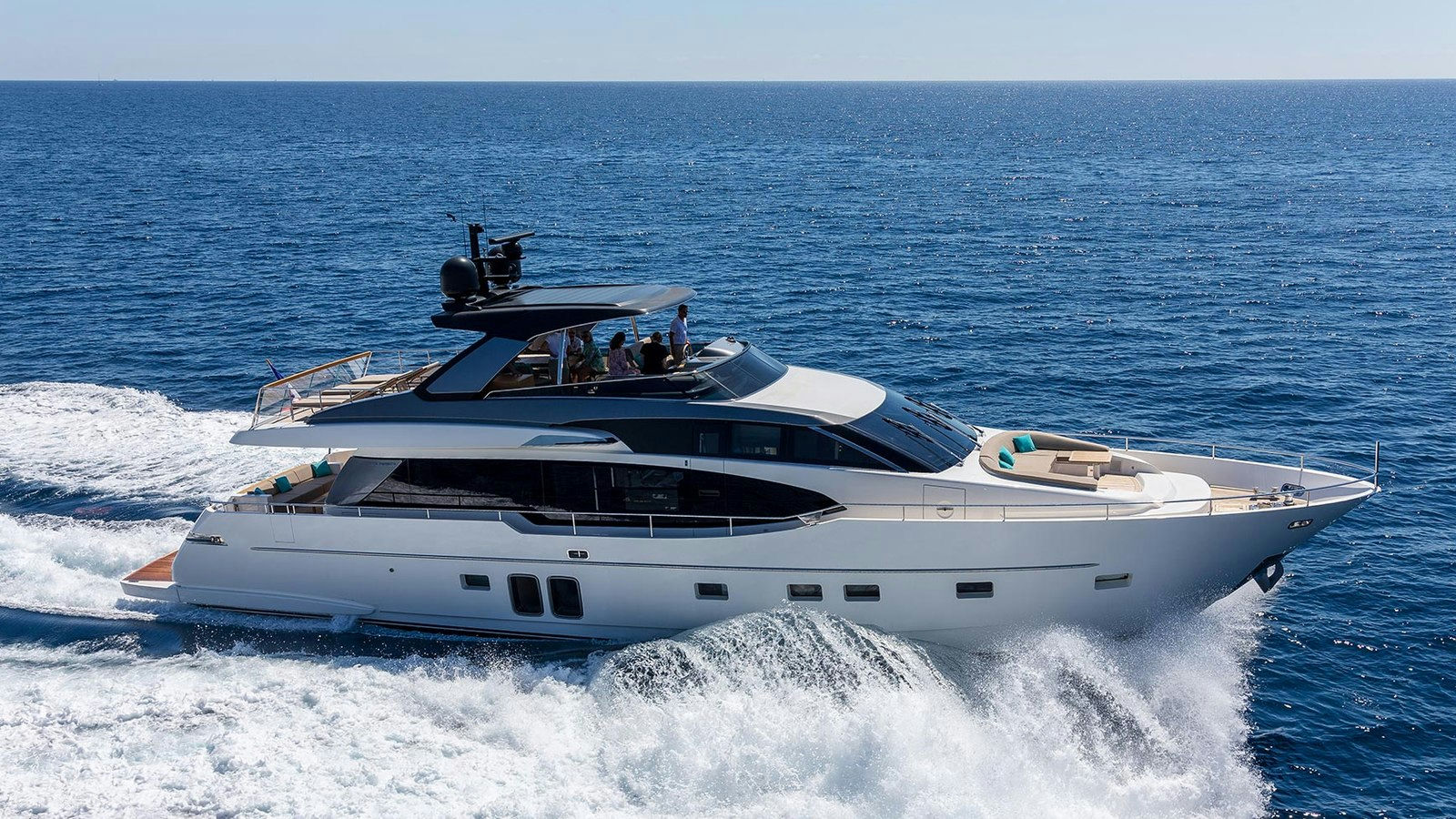 REGINE OF CANNES, 24.6 m Sanlorenzo SL78 charter yacht