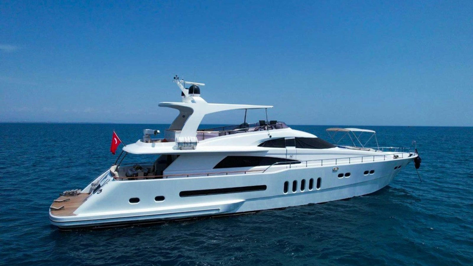 Local Mel 30, 30 m Custom Motoryacht 30m charter yacht