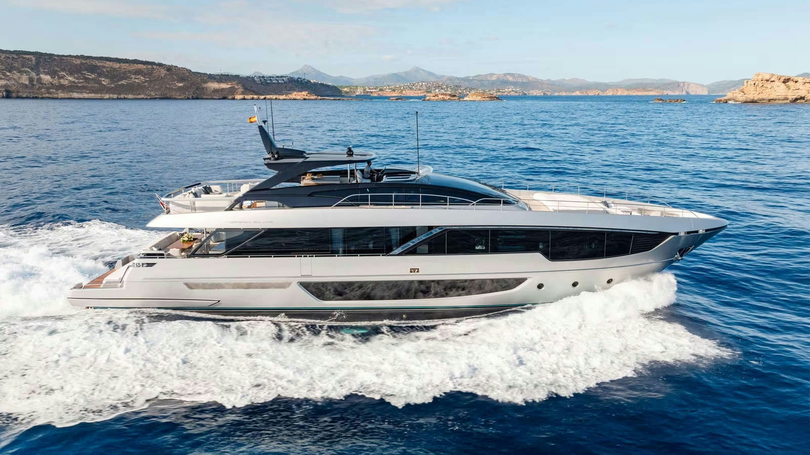 Lemon Not Lime, 30.3 m Riva charter yacht