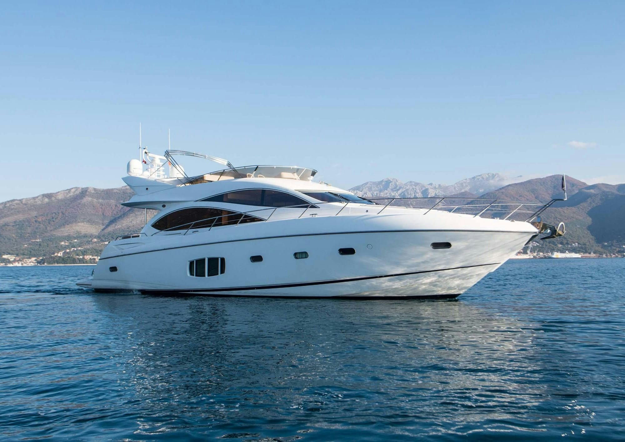 Cala Di Luna, 22.3 m Sunseeker charter yacht