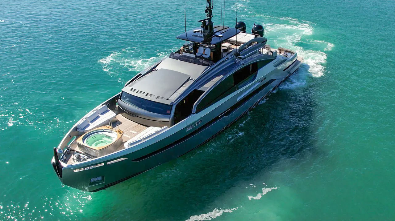 Pershing 116, 35.4 m Pershing 116 charter yacht
