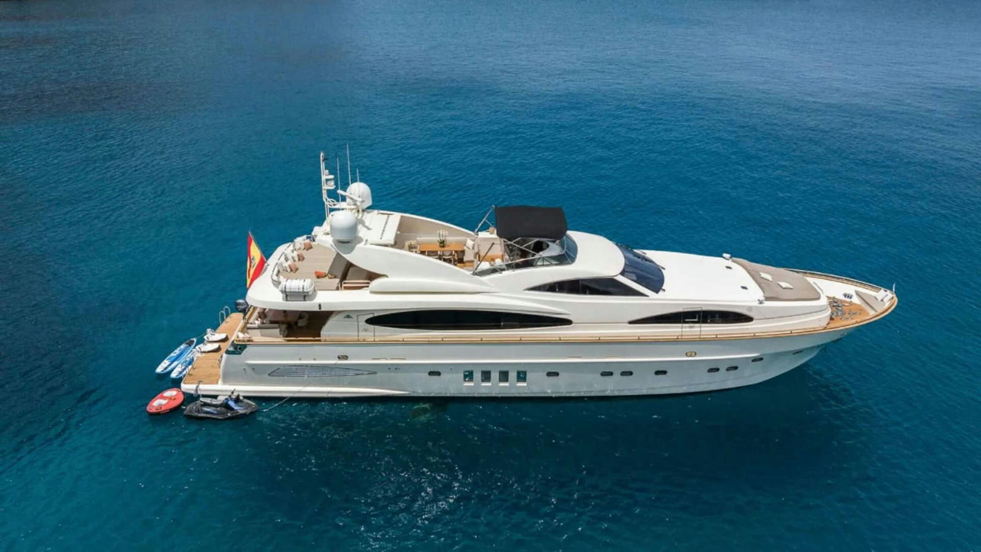 B4, 31.4 m Astondoa charter yacht